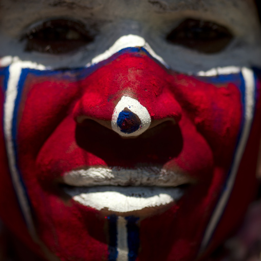 Portrait of a Highlander woman with traditional clothing during a sing-sing, Western Highlands Province, Mount Hagen, Papua New Guinea