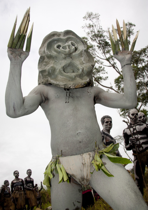 Mudman from Asaro during a sing-sing, Western Highlands Province, Mount Hagen, Papua New Guinea