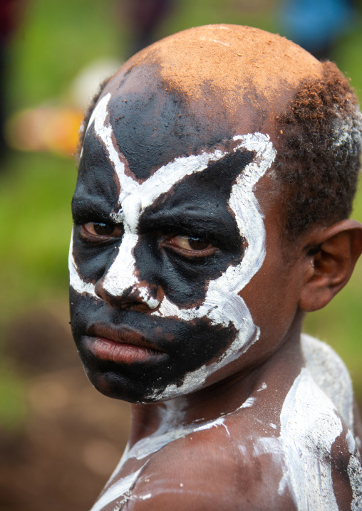 Khoril tribe boy during a sing sing, Western Highlands Province, Mount Hagen, Papua New Guinea