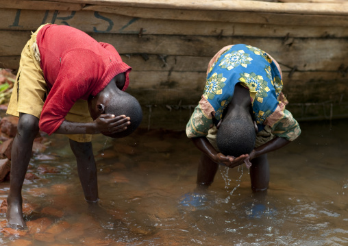 Children washing their heads, Lake Kivu, Nkombo, Rwanda