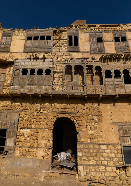 Historic dilapidated house with wooden mashrabiyas, Al Madinah Province, Yanbu, Saudi Arabia