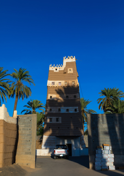 Traditional old multi-storey mud house, Najran Province, Najran, Saudi Arabia