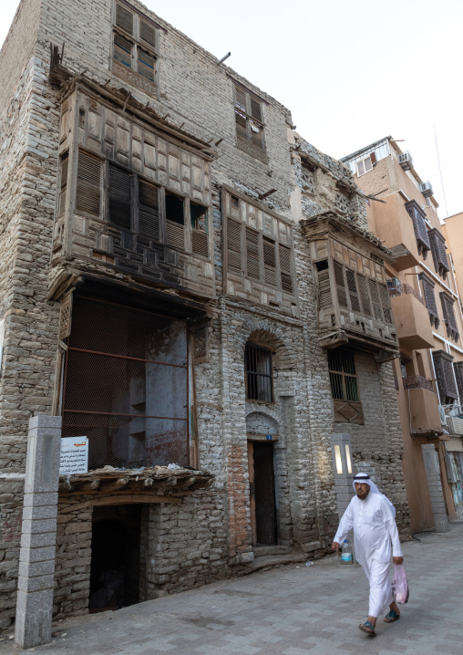 Old house with wooden mashrabiya, Mecca province, Taïf, Saudi Arabia