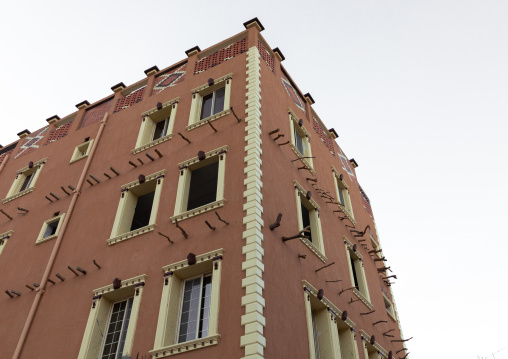 Modern building with an arabic style against the sky, Mecca province, Taïf, Saudi Arabia