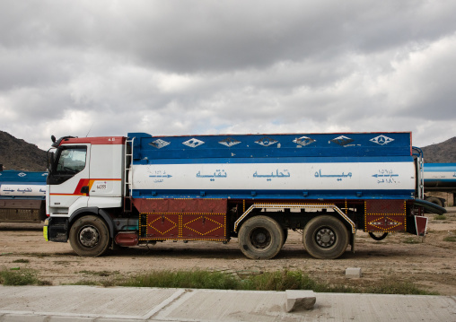 Water tanker truck, Mecca province, Taïf, Saudi Arabia