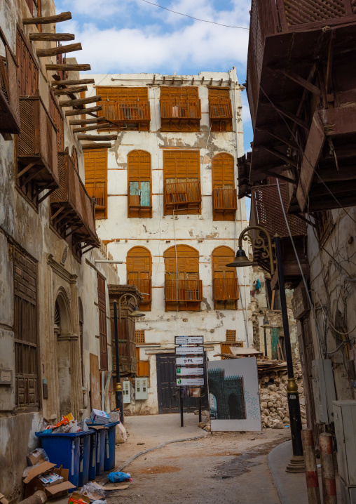 Old houses with wooden mashrabiyas in al-Balad quarter, Mecca province, Jeddah, Saudi Arabia