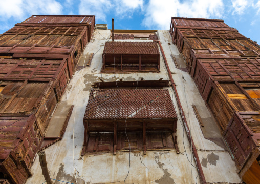 Old house with wooden mashrabiya in al-Balad quarter, Mecca province, Jeddah, Saudi Arabia