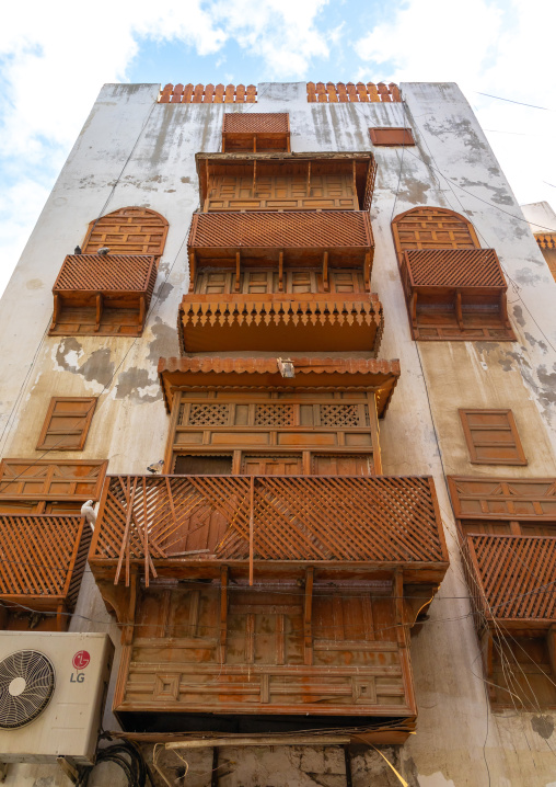 Old house with wooden mashrabiya in al-Balad quarter, Mecca province, Jeddah, Saudi Arabia