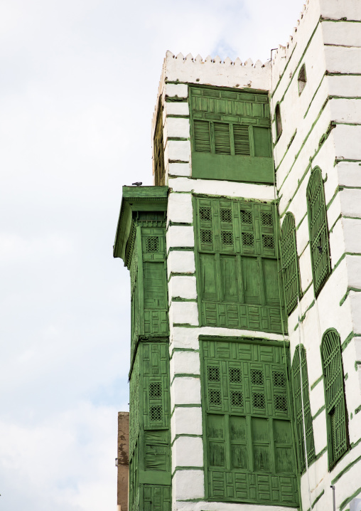 Old house with green wooden mashrabiya in al-Balad quarter, Mecca province, Jeddah, Saudi Arabia