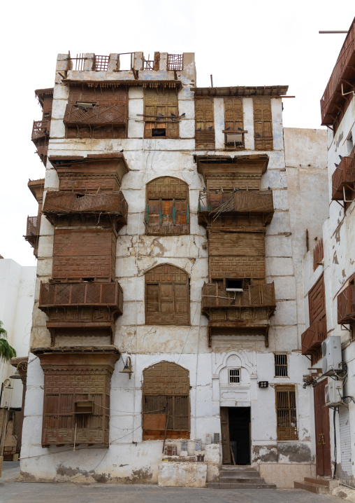Old house with wooden mashrabiya in al-Balad quarter, Mecca province, Jeddah, Saudi Arabia