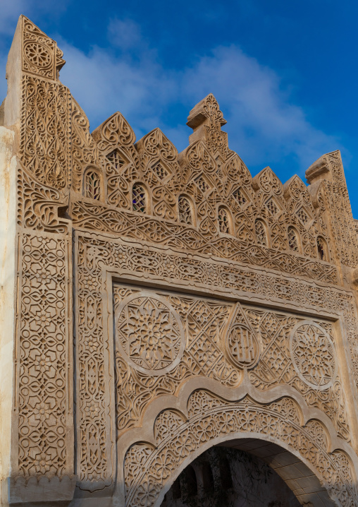 Gate gypsum decoration of Ahmed Munawar Refa house, Red Sea, Farasan, Saudi Arabia