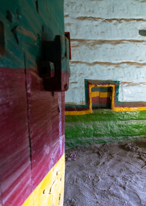 Al-qatt al-asiri traditionally female interior wall decoration in an abandonned house, Asir province, Sarat Abidah, Saudi Arabia