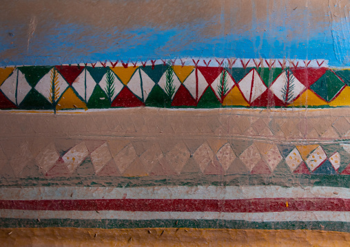 Al-qatt al-asiri traditionally female interior wall decoration in an abandonned house, Asir province, Sarat Abidah, Saudi Arabia