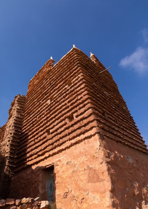 Red stone and mud houses with slates, Asir province, Sarat Abidah, Saudi Arabia