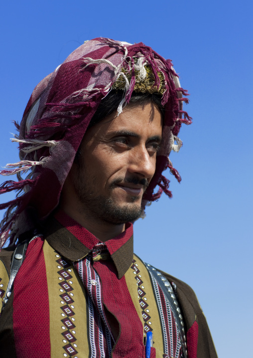 Portrait of a saudi man wearing a keffiyeh, Jizan province, Addayer, Saudi Arabia