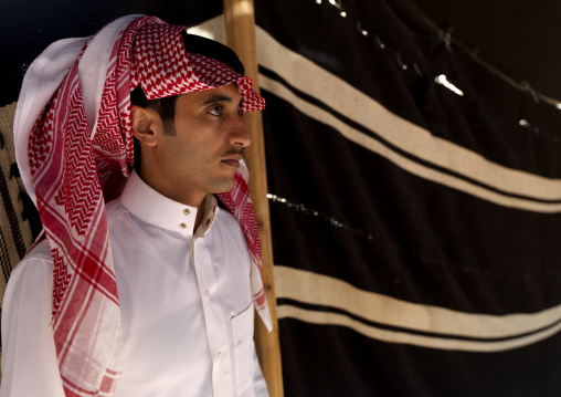 Portrait of a saudi man wearing a keffieh, Najran Province, Najran, Saudi Arabia
