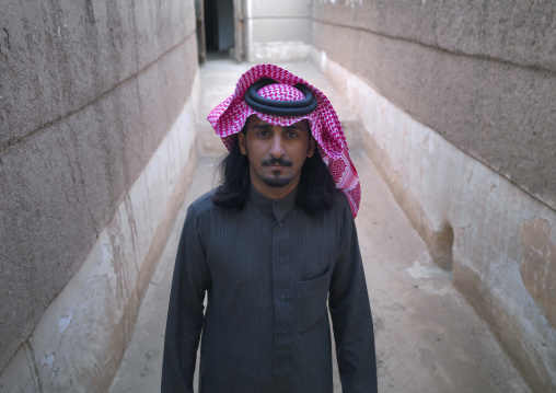 Portrait of a saudi man wearing a keffieh, Najran Province, Najran, Saudi Arabia