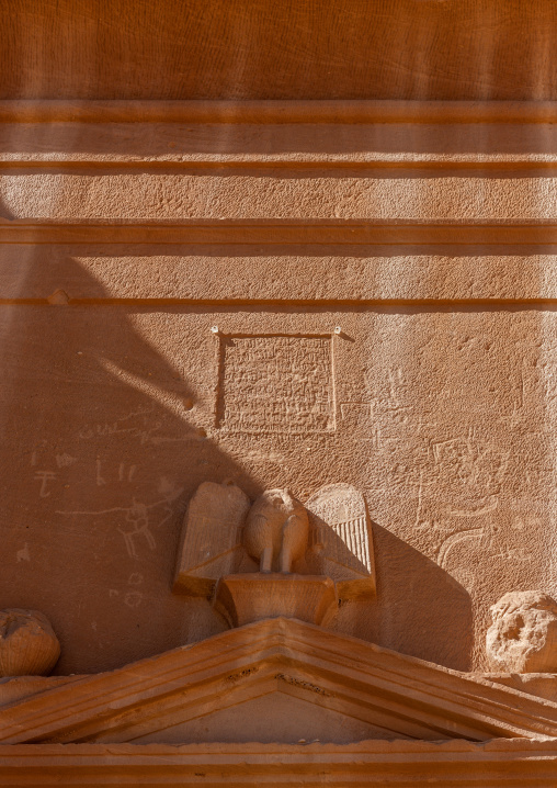 Merlon statue on the top of a nabataean tomb in madain saleh archaeologic site, Al Madinah Province, Al-Ula, Saudi Arabia
