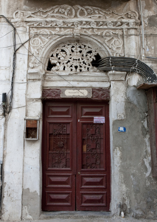 Old house with wooden mashrabiya in al-Balad quarter, Mecca province, Jeddah, Saudi Arabia