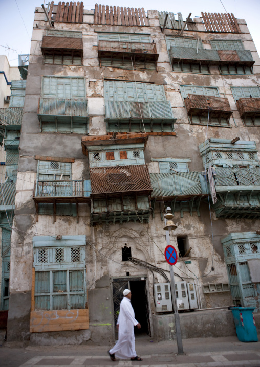 Old house with wooden mashrabiya in al-Balad quarter, Mecca province, Jeddah, Saudi Arabia
