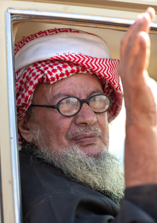 Portrait of a saudi man wearing a kaffiyeh, Jizan Province, Sabya, Saudi Arabia