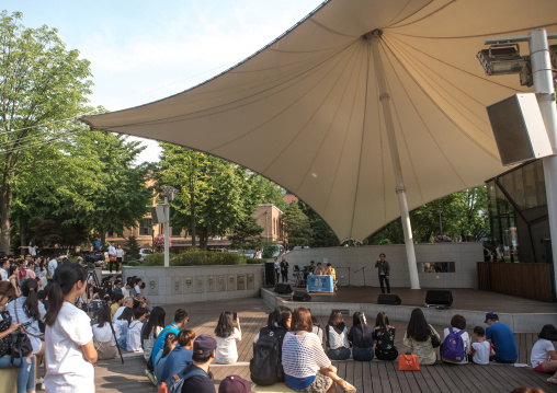 Outdoor karaoke on suday, National capital area, Seoul, South korea