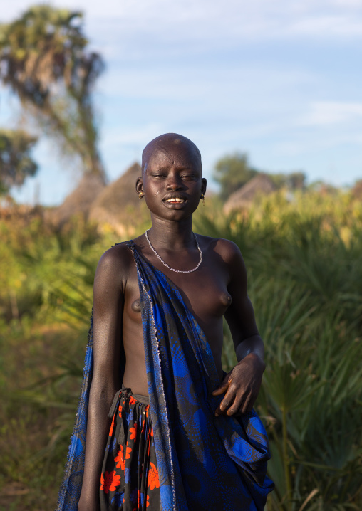 Portrait of a Mundari tribe teenage girl, Central Equatoria, Terekeka, South Sudan