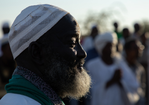 Sufi man during the friday celebration at sheikh Hamad el Nil tomb, Khartoum State, Omdurman, Sudan