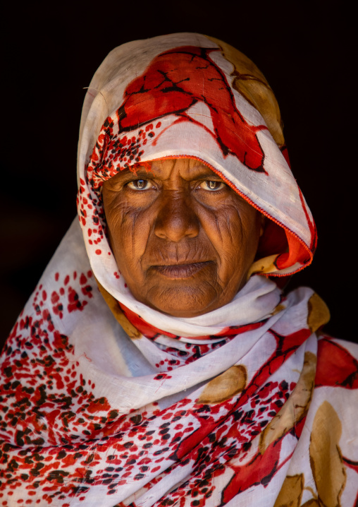 Portrait of a bisharin nomad woman Atrun crater, Bayuda desert, Atrun, Sudan