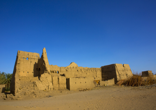 Sudan, Northern Province, Delgo, old abandonned mud brick house
