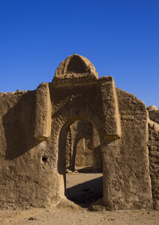 Sudan, River Nile, Al-Khandaq, old gate in al-khandaq