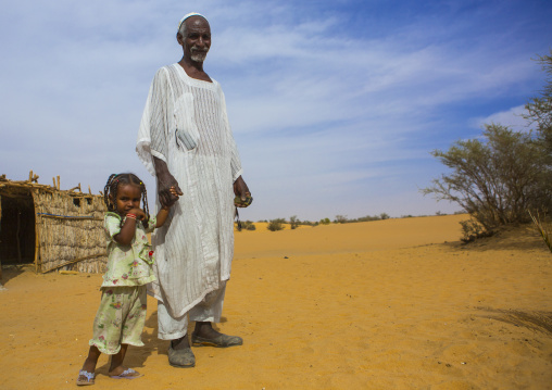 Sudan, Nubia, Old Dongola, father and daughter