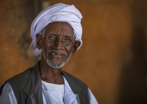 Sudan, Port Sudan, Suakin, old sudanese man