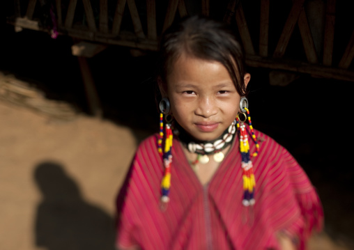 Kor yor tribe girl, Nam peang din village, North thailand