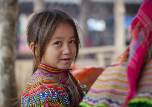 Young flower hmong girl at sapa market, Vietnam