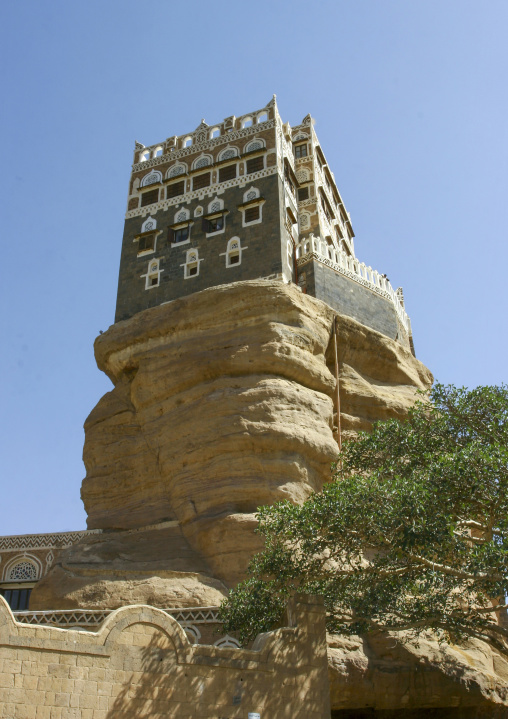 Dar al Hajjar or Rock Palace summer residence of the Imam Yahya, Wadi Dhar, Dar al-Hajar, Yemen