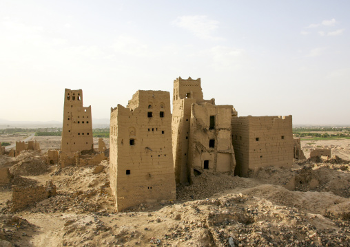 Ruined multi-storey houses made of mud in the old town, Marib Governorate, Marib, Yemen