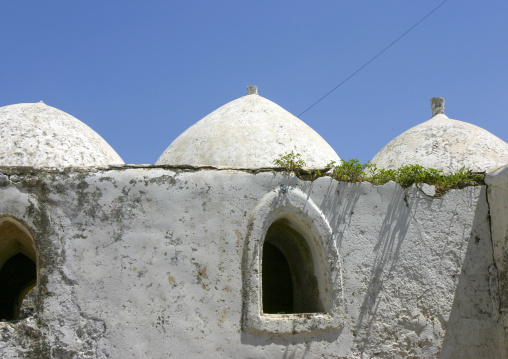 Al-Ashrafiya mosque domes before renovation, Janad Region, Taiz, Yemen