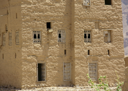 Mudbrick house in a village, Hadhramaut, Wadi Doan, Yemen