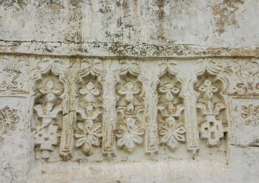 Heritage house decorated wall in the old town, Al Hudaydah Governorate, Zabid, Yemen