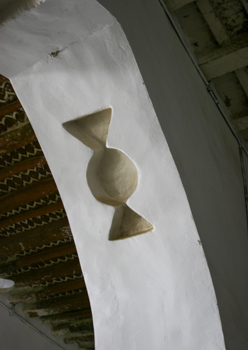 Decorated arches in an old mosque, Al Hudaydah Governorate, Zabid, Yemen
