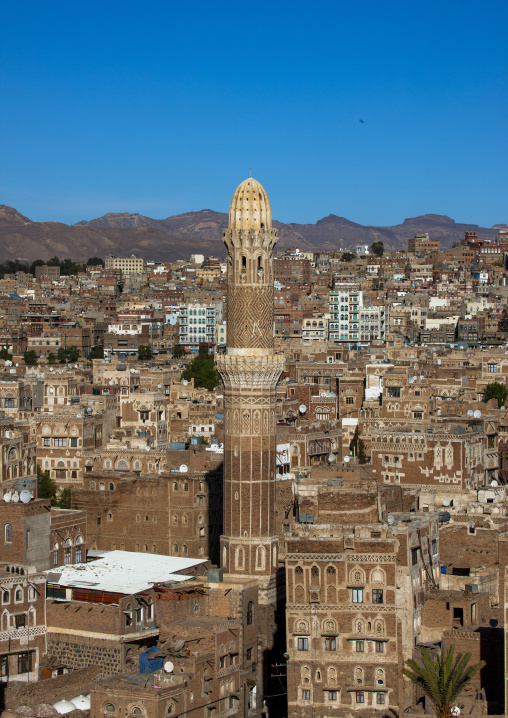 Mosque in the middle of traditional houses in the old city, Amanat Al-Asemah, Sanaa, Yemen