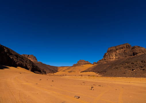 Rock formation in the desert, Tassili N'Ajjer National Park, Tadrart Rouge, Algeria