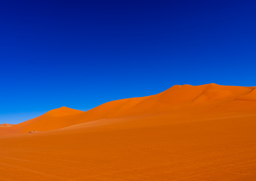 Sand dunes in the Sahara desert, Tassili N'Ajjer National Park, Tadrart Rouge, Algeria