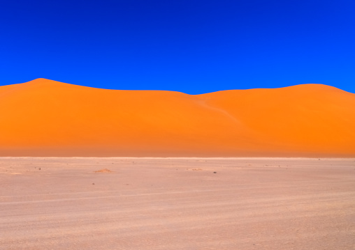 Sand dunes in the Sahara desert, Tassili N'Ajjer National Park, Tadrart Rouge, Algeria