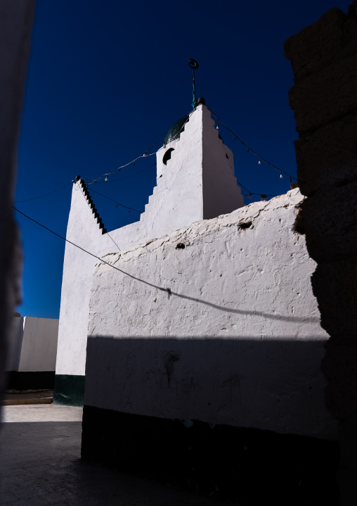 White mausoleum of a saint, North Africa, Metlili, Algeria