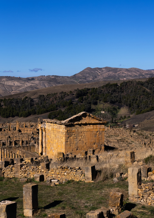 Forum laid out by Septimius Severus in the Roman ruins, North Africa, Djemila, Algeria