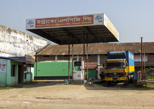 Intraco LPG compressed natural gas at a pump station, Rajshahi Division, Dinajpur, Bangladesh
