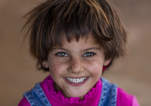 Smiling Yazidi refugee girl from sinjar, Duhok, Kurdistan, Iraq