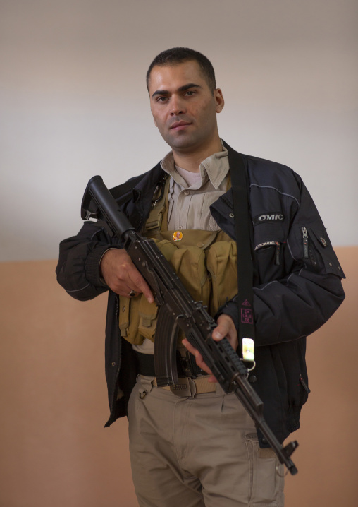Kurdish peshmerga on the frontline, Duhok, Kurdistan, Iraq